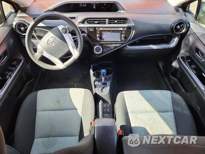 Zdjęcie 15 z 24 samochodu: 2015 TOYOTA PRIUS C TWO VIN:JTDKDTB39F1102602 - miniatura