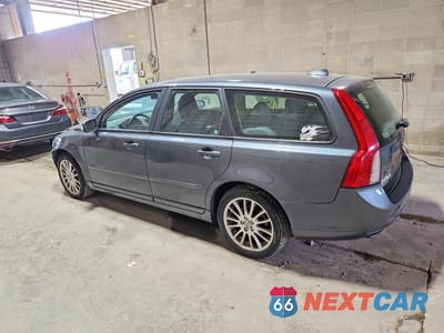 Drugie zdjęcie samochodu z przodu: 2010 VOLVO V50 2.4I VIN:YV1382MW3A2533962 - miniatura