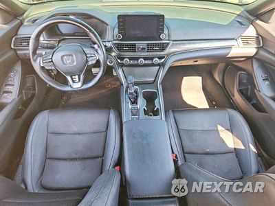 Zdjęcie 8 z 12 samochodu: 2019 HONDA ACCORD VIN:1HGCV1F35KA176269 - miniatura