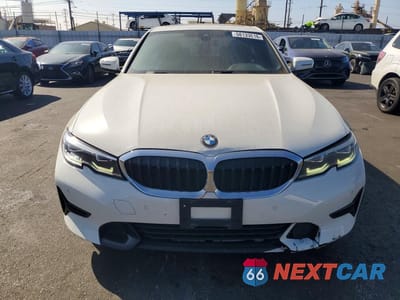 Piąte zdjęcie samochodu w środku: 2021 BMW 330E VIN:3MW5P7J01M8C11435 - miniatura