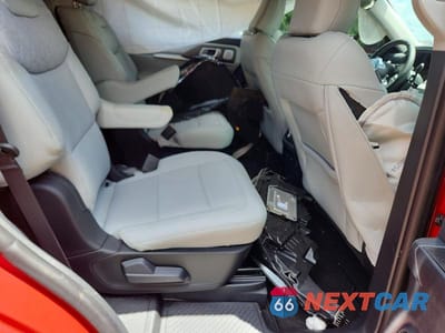 Zdjęcie 11 z 14 samochodu: 2025 FORD EXPLORER PLATINUM VIN:1FMWK7HC0SGC73795 - miniatura