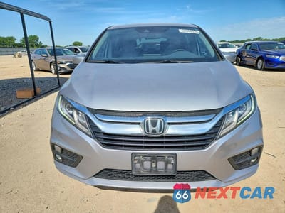Piąte zdjęcie samochodu w środku: 2018 HONDA ODYSSEY EXL VIN:5FNRL6H75JB031346 - miniatura