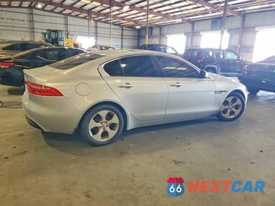 Trzecie zdjęcie samochodu z tyłu: 2017 JAGUAR XE VIN:SAJAR4BN6HA955502 - miniatura