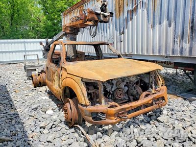 Czwarte zdjęcie samochodu z boku: 2016 FORD F450 SUPER DUTY VIN:1FDUF4GT4GEC34268 - miniatura