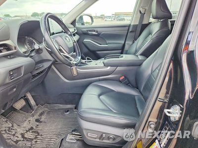 Zdjęcie 7 z 13 samochodu: 2022 TOYOTA HIGHLANDER XLE VIN:5TDGZRAHXNS555782 - miniatura