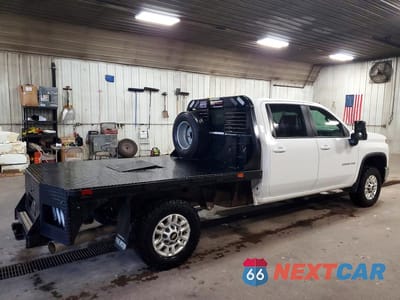 Trzecie zdjęcie samochodu z tyłu: 2024 CHEVROLET SILVERADO K2500 HEAVY DUTY LT VIN:1GB4YNEY6RF322534 - miniatura