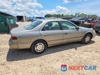 Trzecie zdjęcie samochodu z tyłu: 1998 TOYOTA CAMRY LE VIN:4T1BG22K0WU304425 - miniatura