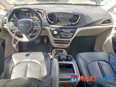 Zdjęcie 8 z 12 samochodu: 2023 CHRYSLER PACIFICA TOURING L VIN:2C4RC1BG9PR571968 - miniatura