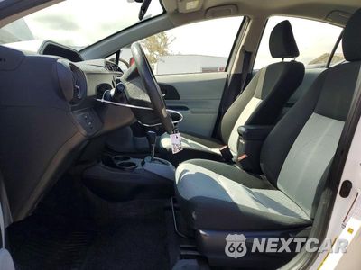 Zdjęcie 7 z 12 samochodu: 2013 TOYOTA PRIUS C TWO VIN:JTDKDTB34D1051734 - miniatura