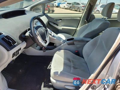 Zdjęcie 7 z 13 samochodu: 2014 TOYOTA PRIUS TWO VIN:JTDKN3DU6E0358218 - miniatura