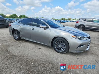 Czwarte zdjęcie samochodu z boku: 2018 LEXUS ES 350 VIN:58ABK1GG4JU106249 - miniatura