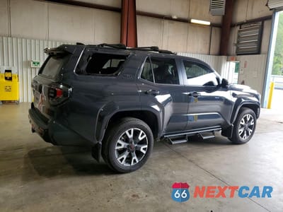 Trzecie zdjęcie samochodu z tyłu: 2026 TOYOTA 4RUNNER VIN:JTEVA5AR8T5010744 - miniatura