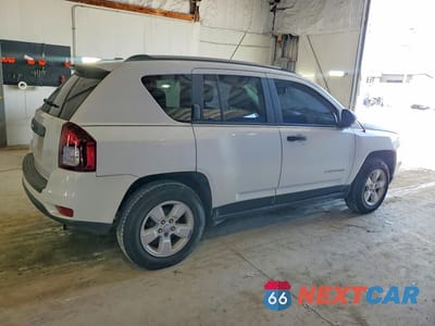 Trzecie zdjęcie samochodu z tyłu: 2017 JEEP COMPASS SPORT VIN:1C4NJCBA8HD136617 - miniatura