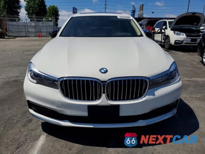 Piąte zdjęcie samochodu w środku: 2019 BMW 740 I VIN:WBA7E2C55KB217759 - miniatura