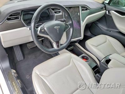 Zdjęcie 8 z 12 samochodu: 2016 TESLA MODEL S VIN:5YJSA1E29GF130196 - miniatura