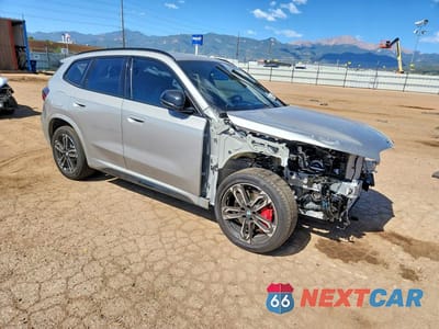 Czwarte zdjęcie samochodu z boku: 2026 BMW X1 XDRIVE28I VIN:WBX73EF01T5538050 - miniatura