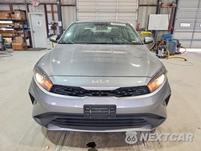 Piąte zdjęcie samochodu w środku: 2024 KIA FORTE VIN:3KPF24AD5RE771958 - miniatura