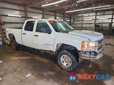 Czwarte zdjęcie samochodu z boku: 2009 CHEVROLET SILVERADO K2500 HEAVY DUTY LT VIN:1GCHK53K89F124924 - miniatura