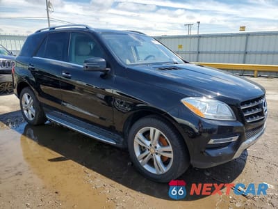 Czwarte zdjęcie samochodu z boku: 2015 MERCEDES-BENZ ML 250 BLUETEC VIN:4JGDA0EB9FA473838 - miniatura
