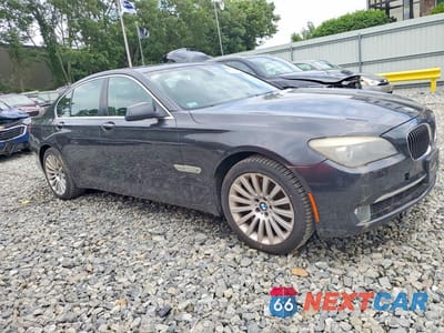 Czwarte zdjęcie samochodu z boku: 2012 BMW 750 XI VIN:WBAKC6C56CC396185 - miniatura