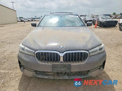 Piąte zdjęcie samochodu w środku: 2022 BMW 530E VIN:WBA13AG01NCJ60527 - miniatura