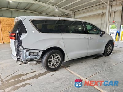 Trzecie zdjęcie samochodu z tyłu: 2026 CHRYSLER PACIFICA SELECT VIN:2C4RC1BG0TR156497 - miniatura