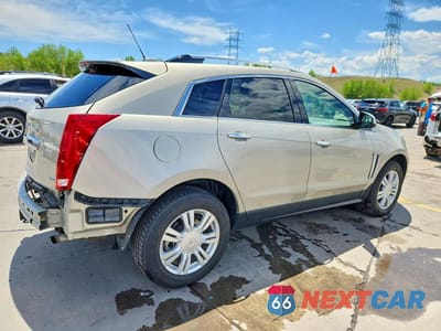 Trzecie zdjęcie samochodu z tyłu: 2016 CADILLAC SRX LUXURY COLLECTION VIN:3GYFNBE32GS566278 - miniatura