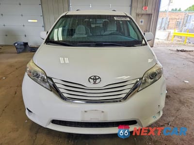 Piąte zdjęcie samochodu w środku: 2017 TOYOTA SIENNA LE VIN:5TDKZ3DC5HS802993 - miniatura
