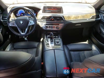 Zdjęcie 8 z 12 samochodu: 2016 BMW 740 I VIN:WBA7E2C58GG547440 - miniatura