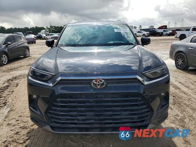 Piąte zdjęcie samochodu w środku: 2025 TOYOTA GRAND HIGHLANDER PLATINUM VIN:5TDAAAB52SS104067 - miniatura