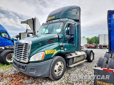 Drugie zdjęcie samochodu z przodu: 2018 FREIGHTLINER CASCADIA 113 SEMI TRUCK VIN:3AKBGADV9JSJL4423 - miniatura