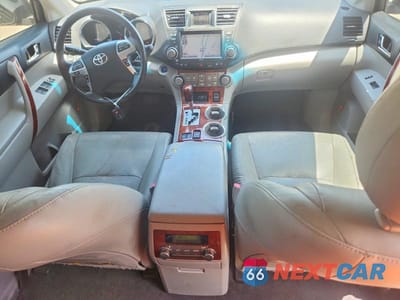 Zdjęcie 8 z 13 samochodu: 2011 TOYOTA HIGHLANDER HYBRID LIMITED VIN:JTEDC3EH0B2000429 - miniatura