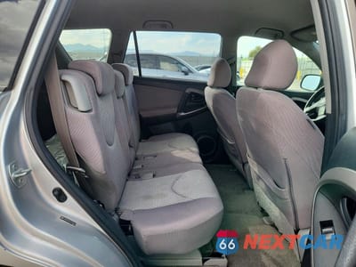Zdjęcie 11 z 13 samochodu: 2007 TOYOTA RAV4 BASE VIN:JTMBD33V575074663 - miniatura