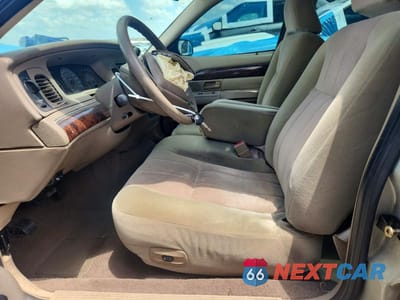 Zdjęcie 7 z 13 samochodu: 2004 MERCURY GRAND MARQUIS GS VIN:2MEFM74W64X653959 - miniatura