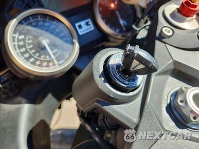 Zdjęcie 8 z 10 samochodu: 2012 KAWASAKI ZX1400 EC VIN:JKBZXNE11CA002636 - miniatura