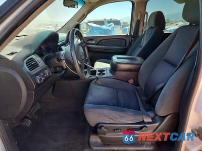 Zdjęcie 7 z 13 samochodu: 2009 CHEVROLET SUBURBAN K1500 LS VIN:1GNFK16399R258142 - miniatura