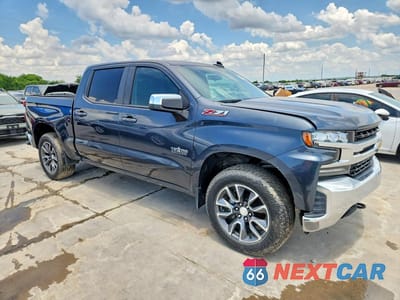 Czwarte zdjęcie samochodu z boku: 2021 CHEVROLET SILVERADO K1500 LT VIN:3GCUYDED7MG191155 - miniatura
