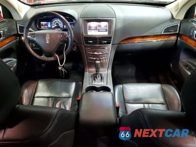 Zdjęcie 8 z 13 samochodu: 2016 LINCOLN MKT VIN:2LMHJ5AT7GBL02674 - miniatura