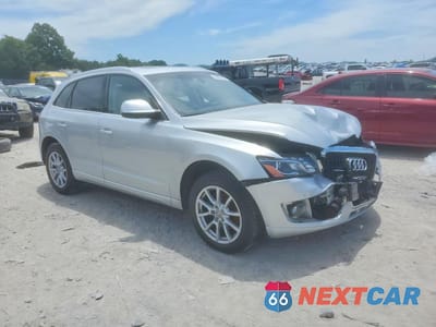 Czwarte zdjęcie samochodu z boku: 2010 AUDI Q5 PREMIUM PLUS VIN:WA1LKAFP5AA031073 - miniatura