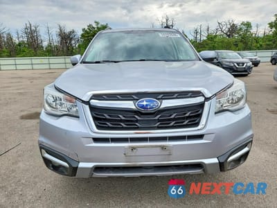 Piąte zdjęcie samochodu w środku: 2018 SUBARU FORESTER 2.5I PREMIUM VIN:JF2SJAGC3JH617702 - miniatura
