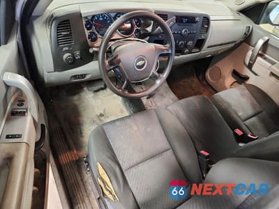 Zdjęcie 8 z 12 samochodu: 2014 CHEVROLET SILVERADO K2500 HEAVY DUTY VIN:1GC0KVCG9EF179305 - miniatura