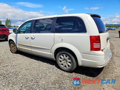 Drugie zdjęcie samochodu z przodu: 2010 CHRYSLER TOWN & COUNTRY LX VIN:2A4RR4DE1AR137850 - miniatura