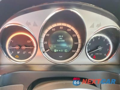 Zdjęcie 9 z 13 samochodu: 2010 MERCEDES-BENZ C 300 4MATIC VIN:WDDGF8BB9AR090701 - miniatura