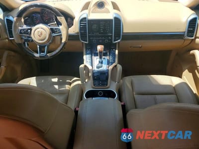 Zdjęcie 8 z 13 samochodu: 2016 PORSCHE CAYENNE VIN:WP1AA2A23GLA03575 - miniatura