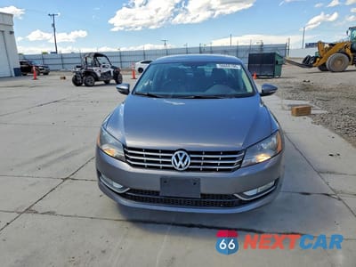 Piąte zdjęcie samochodu w środku: 2012 VOLKSWAGEN PASSAT SEL VIN:1VWCM7A31CC063109 - miniatura