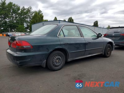Trzecie zdjęcie samochodu z tyłu: 2001 HONDA ACCORD VALUE VIN:1HGCF86601A132923 - miniatura