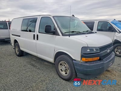Czwarte zdjęcie samochodu z boku: 2021 CHEVROLET EXPRESS G2500 VIN:1GCWGAFP3M1228090 - miniatura