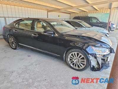 Czwarte zdjęcie samochodu z boku: 2015 LEXUS LS 460L VIN:JTHDL5EF5F5007359 - miniatura