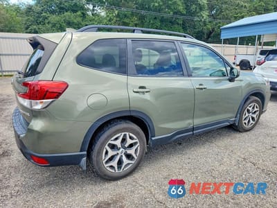 Trzecie zdjęcie samochodu z tyłu: 2020 SUBARU FORESTER PREMIUM VIN:JF2SKAJC3LH530648 - miniatura