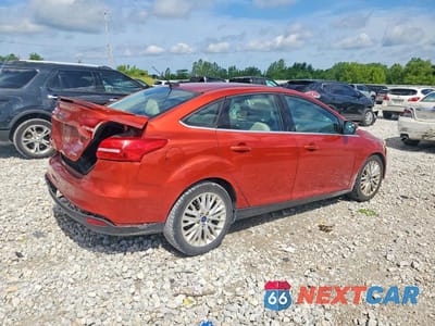 Trzecie zdjęcie samochodu z tyłu: 2018 FORD FOCUS TITANIUM VIN:1FADP3J22JL283120 - miniatura